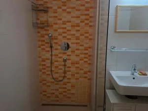 Pronájem bytu 2+kk, Praha - Uhříněves, V bytovkách, 60 m2