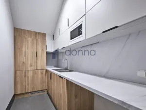 Pronájem kanceláře, Praha, Soukenická, 212 m2