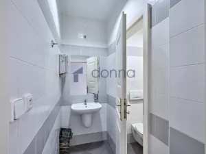 Pronájem kanceláře, Praha, Soukenická, 212 m2