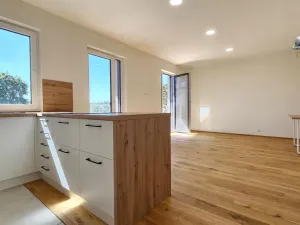 Prodej bytu 2+kk, Bystřice nad Pernštejnem, Masarykovo náměstí, 65 m2
