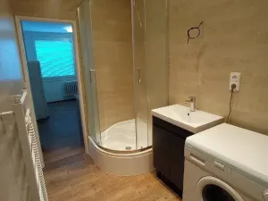 Pronájem bytu 3+1, Praha - Kobylisy, Slancova, 75 m2