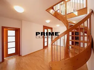 Pronájem kanceláře, Praha, Na cípu, 440 m2