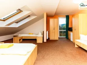 Prodej ubytování, Smolné Pece, 1015 m2