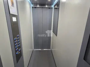 Prodej bytu 3+1, Chodov, Čs. odbojářů, 87 m2
