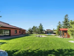 Pronájem kanceláře, Velké Přítočno, 350 m2