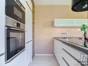 Prodej bytu 2+kk, Ostrava, Vrázova, 79 m2