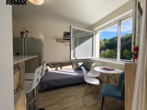 Prodej bytu 1+1, Loket, Sportovní, 36 m2