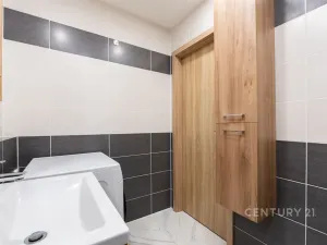 Prodej bytu 4+1, Chlumec, Vyklická, 81 m2