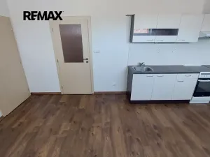 Pronájem bytu 1+kk, Rousínov, 31 m2