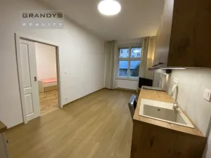 Pronájem bytu 2+kk, Praha, Ladova, 40 m2
