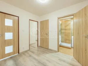 Pronájem bytu 2+1, Praha - Řepy, Galandova, 48 m2