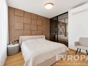 Pronájem bytu 2+kk, Praha - Břevnov, U Petřin, 88 m2