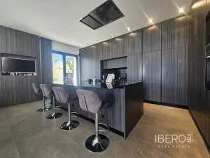 Prodej rodinného domu, Algeciras, Španělsko, Calle del Cabo Roig, 479 m2
