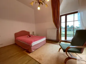 Pronájem rodinného domu, Kolová, 372 m2
