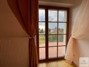 Pronájem rodinného domu, Kolová, 372 m2