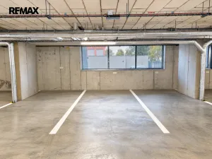Pronájem garážového stání, Hradec Králové - Nový Hradec Králové, Pod Zámečkem, 15 m2