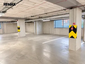 Pronájem garážového stání, Hradec Králové - Nový Hradec Králové, Pod Zámečkem, 15 m2
