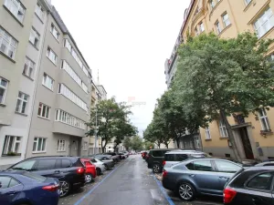 Prodej bytu 1+kk, Praha - Vinohrady, Velehradská, 36 m2