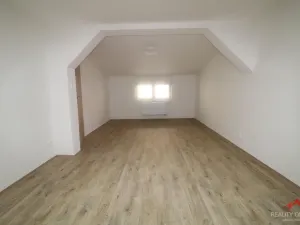 Pronájem bytu 2+1, Děčín - Děčín IV-Podmokly, Mírové nám., 79 m2