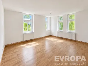 Prodej rodinného domu, Nová Paka, Kafkova, 210 m2