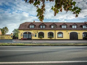 Prodej ubytování, Břežany I, 400 m2