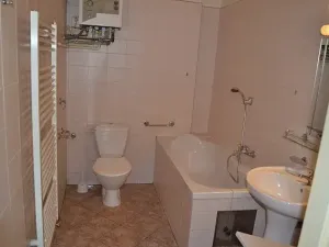 Pronájem bytu 1+kk, Praha - Vinohrady, Polská, 53 m2