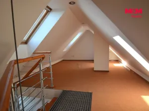 Pronájem bytu 3+1, Praha - Hloubětín, V Novém Hloubětíně, 162 m2