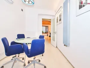 Pronájem kanceláře, Praha - Nové Město, V jirchářích, 284 m2