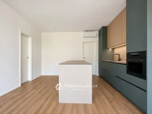 Prodej bytu 3+kk, Znojmo, Jarošova, 76 m2