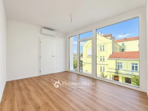 Prodej bytu 3+kk, Znojmo, Jarošova, 76 m2