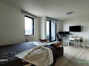 Pronájem bytu 1+kk, Praha - Modřany, Komořanská, 36 m2