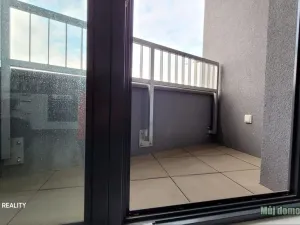 Pronájem bytu 1+kk, Praha - Modřany, Komořanská, 36 m2