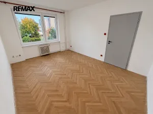 Pronájem bytu 1+1, Slavkov u Brna, sídliště Nádražní, 34 m2