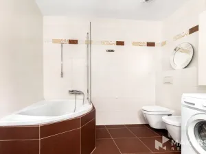 Prodej bytu 3+kk, Praha - Smíchov, U Dívčích hradů, 100 m2