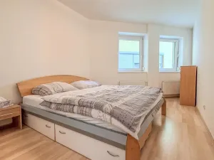 Pronájem bytu 2+kk, Praha - Vysočany, Na Harfě, 57 m2