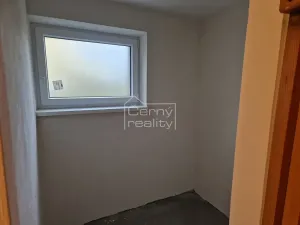 Pronájem bytu 2+1, Sezemice, Nerudova, 55 m2