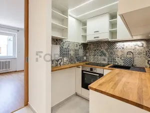 Pronájem bytu 2+1, Praha - Bubeneč, Šestidomí, 45 m2