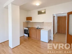 Pronájem bytu 1+kk, Vrchlabí, Českých bratří, 32 m2