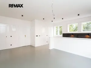Pronájem bytu 2+kk, Praha - Střešovice, Střešovická, 65 m2