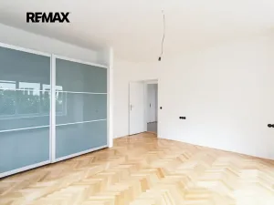 Pronájem bytu 2+kk, Praha - Střešovice, Střešovická, 65 m2