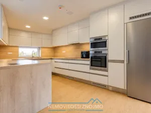 Prodej rodinného domu, Chvalovice, 220 m2