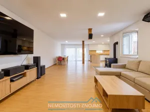 Prodej rodinného domu, Chvalovice, 220 m2