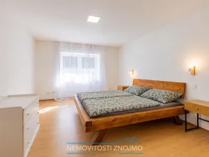 Prodej rodinného domu, Chvalovice, 220 m2