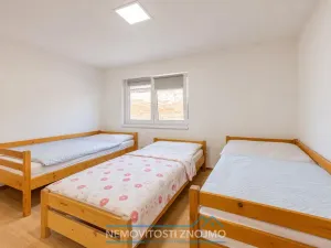 Prodej rodinného domu, Chvalovice, 220 m2