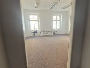 Pronájem kanceláře, Praha, Novákových, 136 m2