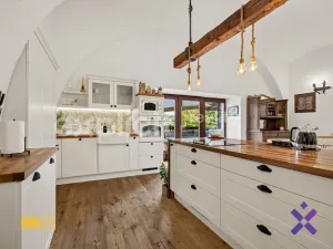 Prodej vily, Jemnice, Husova, 1025 m2