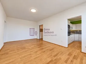 Pronájem bytu 3+1, Jindřichův Hradec - Jindřichův Hradec V, Kosmonautů, 71 m2