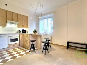 Pronájem bytu 2+kk, Praha - Libeň, Společná, 46 m2