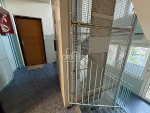 Pronájem bytu 1+1, Chomutov, Jirkovská, 36 m2