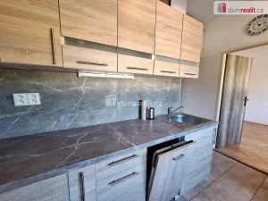 Pronájem bytu 3+1, Praha, Krátká, 65 m2